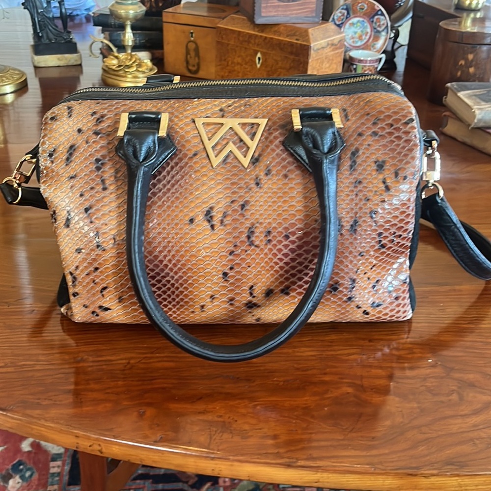 Kelly Wynne Authentic Snakeskin Purse - Picture 3 of 14